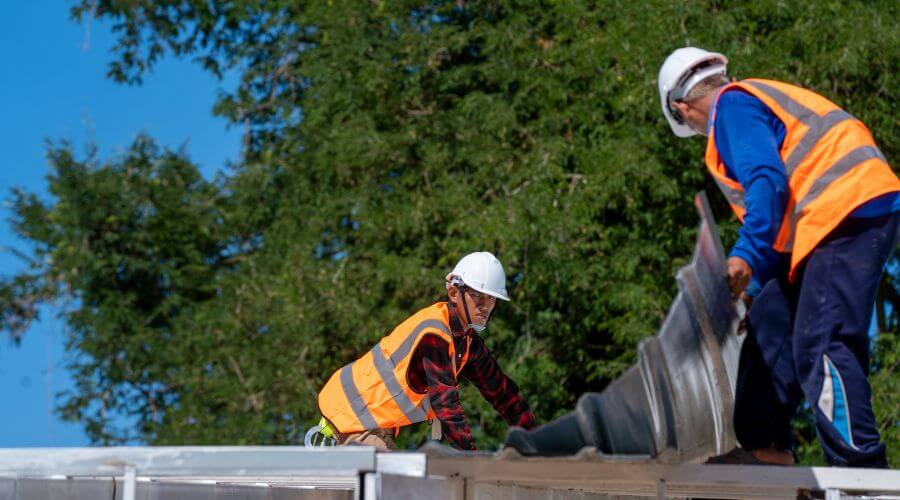 Expert Emergency Roof Repairs services in Sharpes, FL